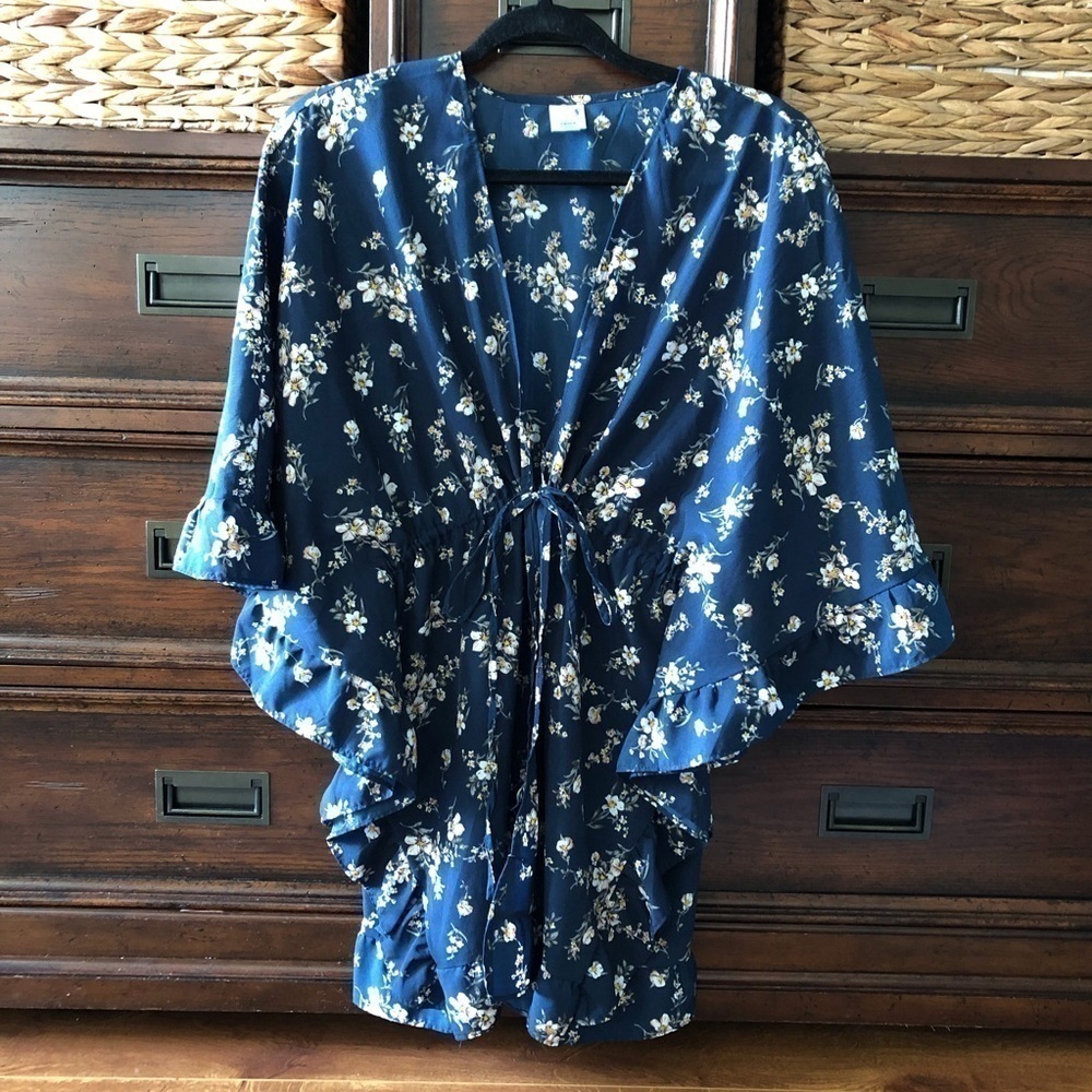 Navy ruffle floral print tie robe like top in size S-M